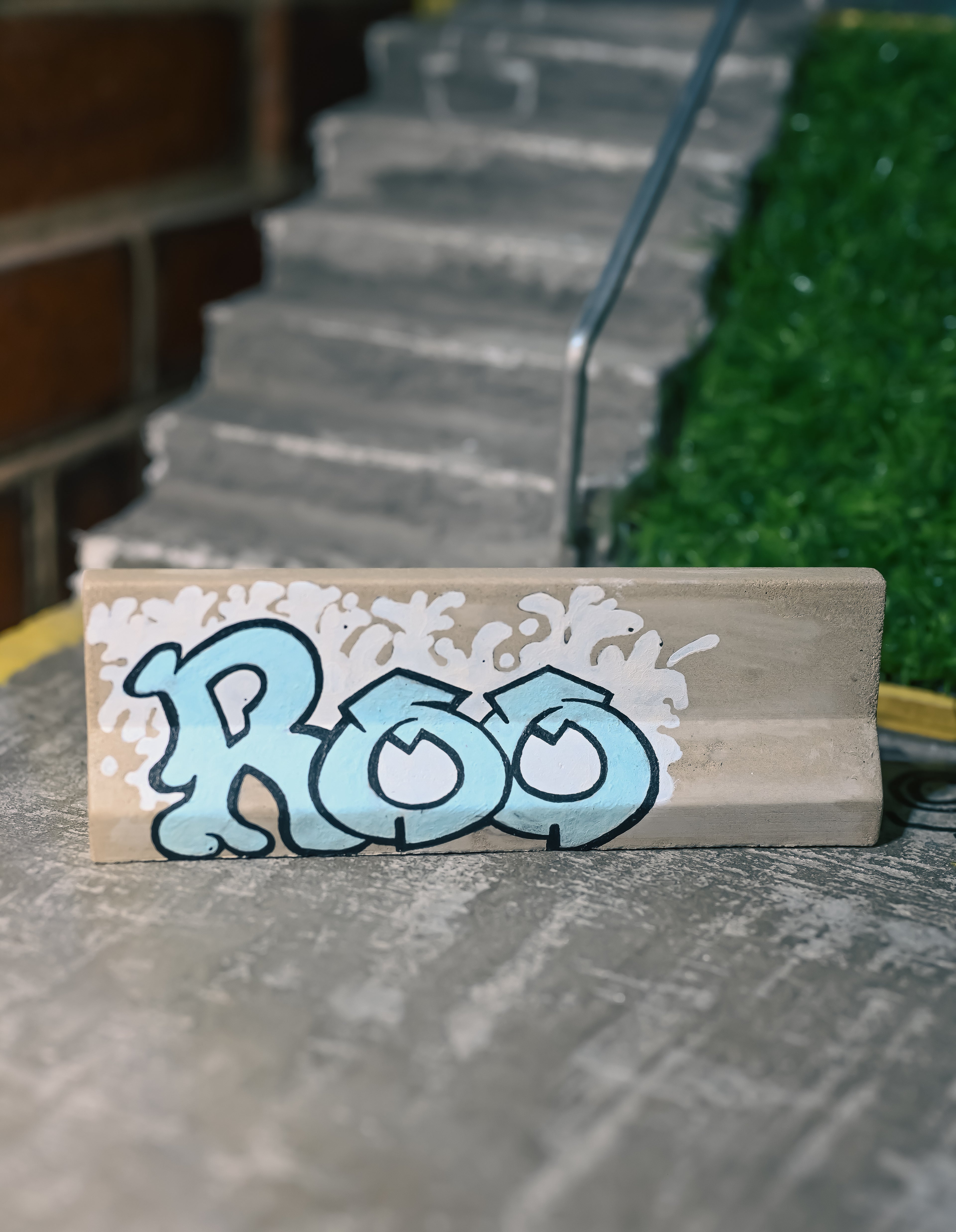 Glow In The Dark Graffiti Roo Concrete Jersey Barrier