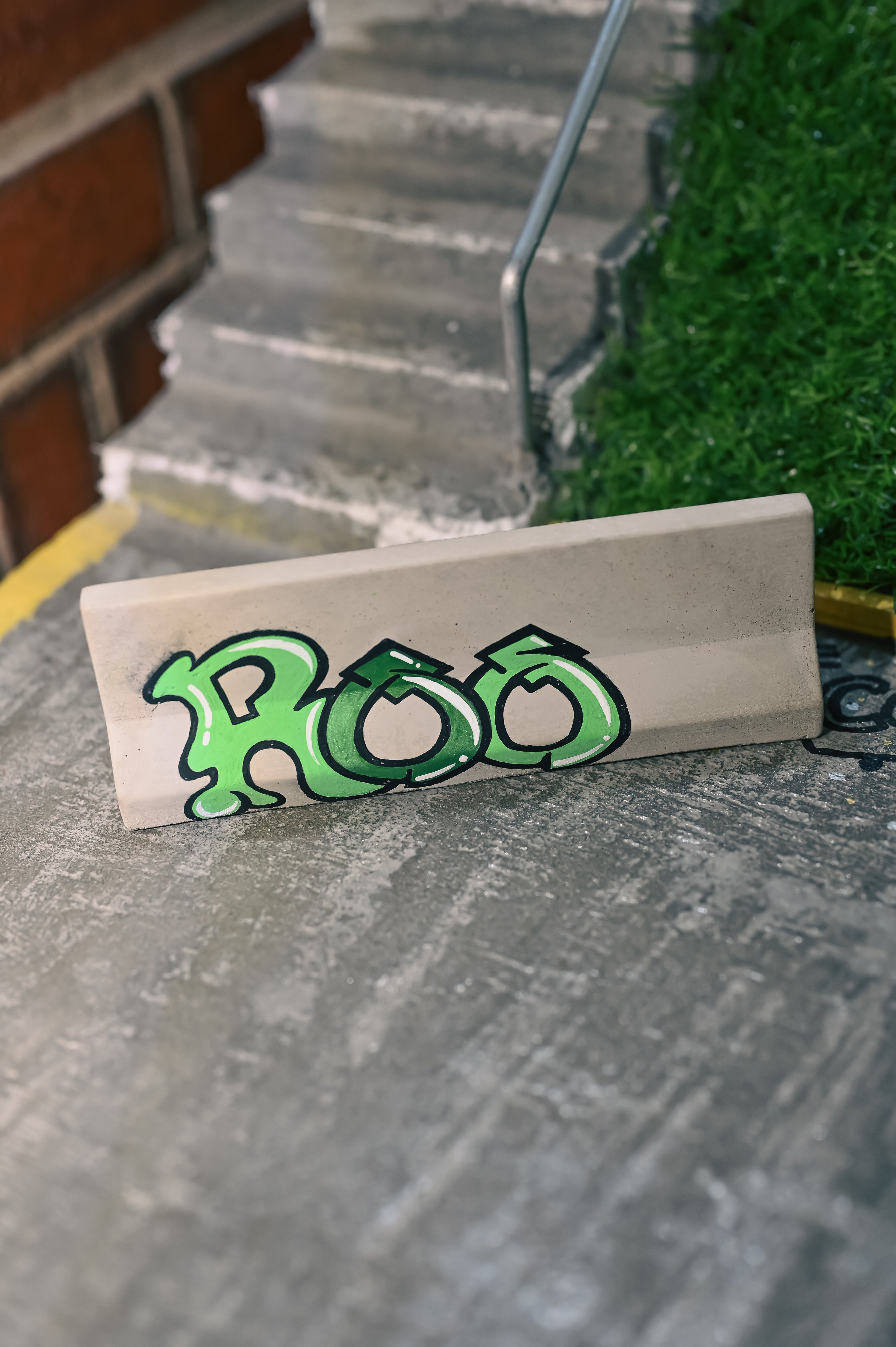 Green Graffiti Roo Jersey Concrete Barrier